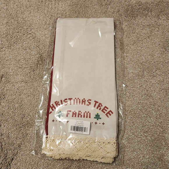 Rare Taylor Swift Christmas Tree Farm Tea Towels NEW - Picture 3 of 4